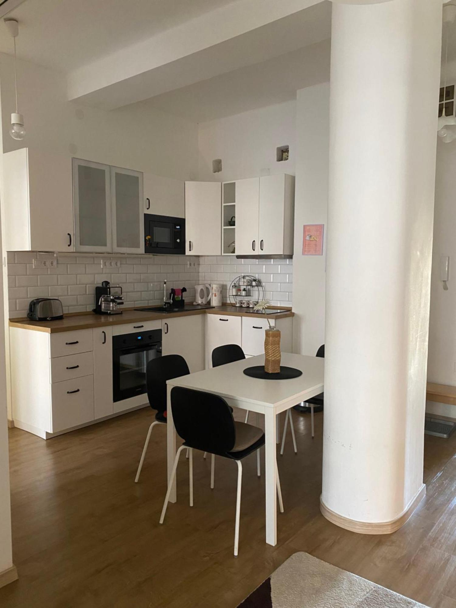 Larix Apartman Budapest Exterior photo