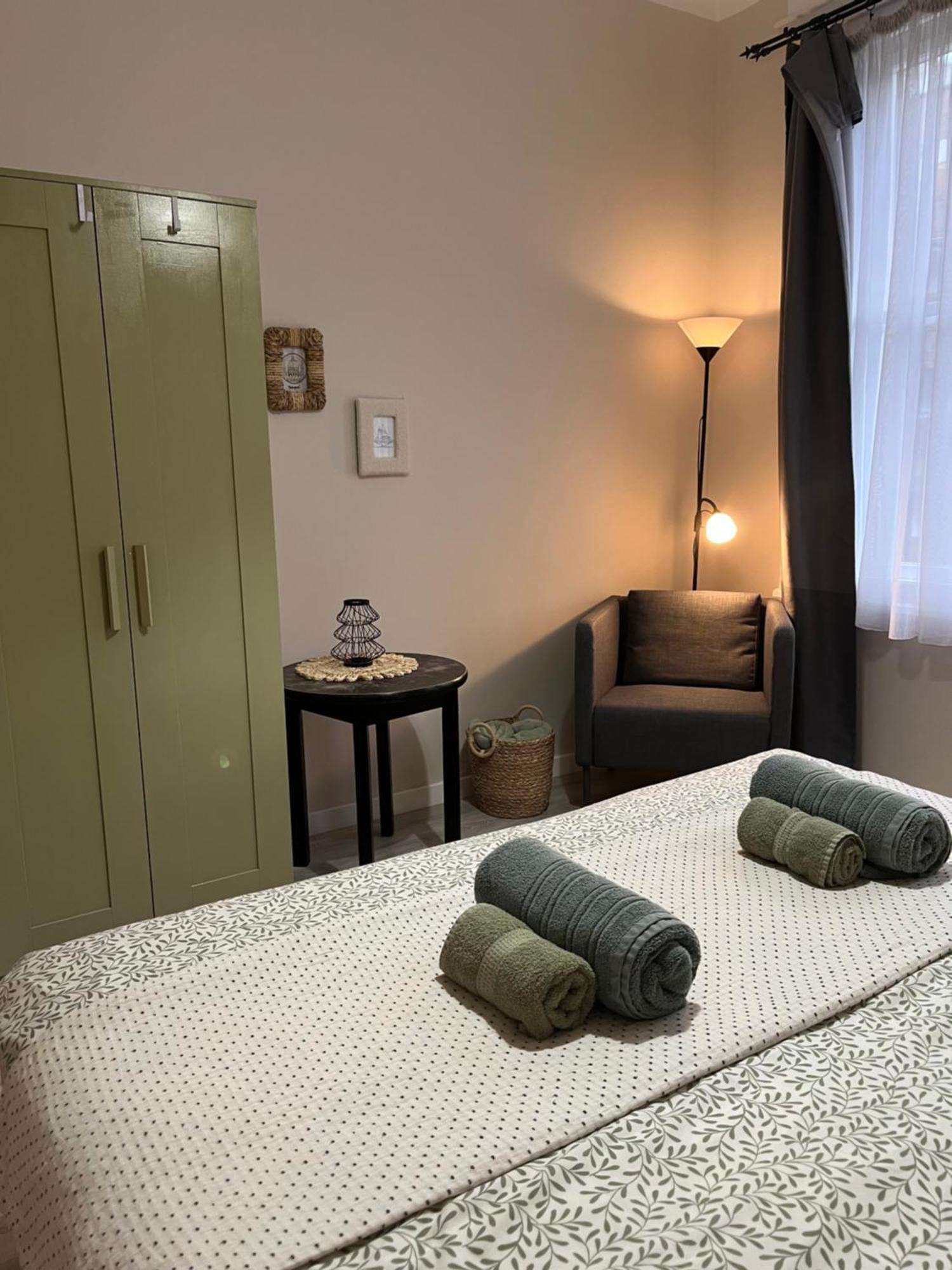 Larix Apartman Budapest Exterior photo